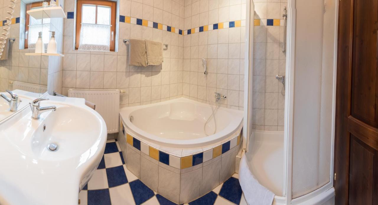 Mosthaeusl Wernstein am Inn Buitenkant foto