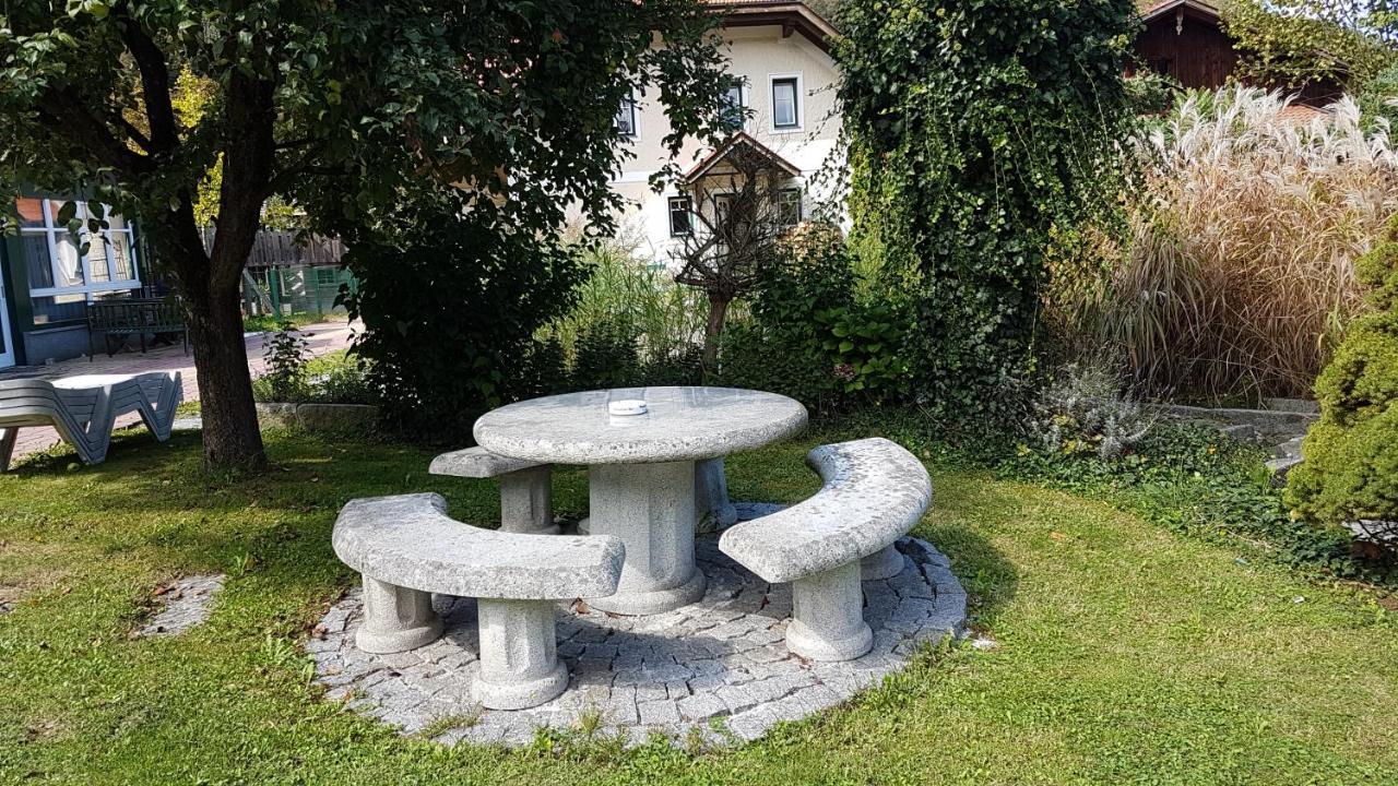 Mosthaeusl Wernstein am Inn Buitenkant foto